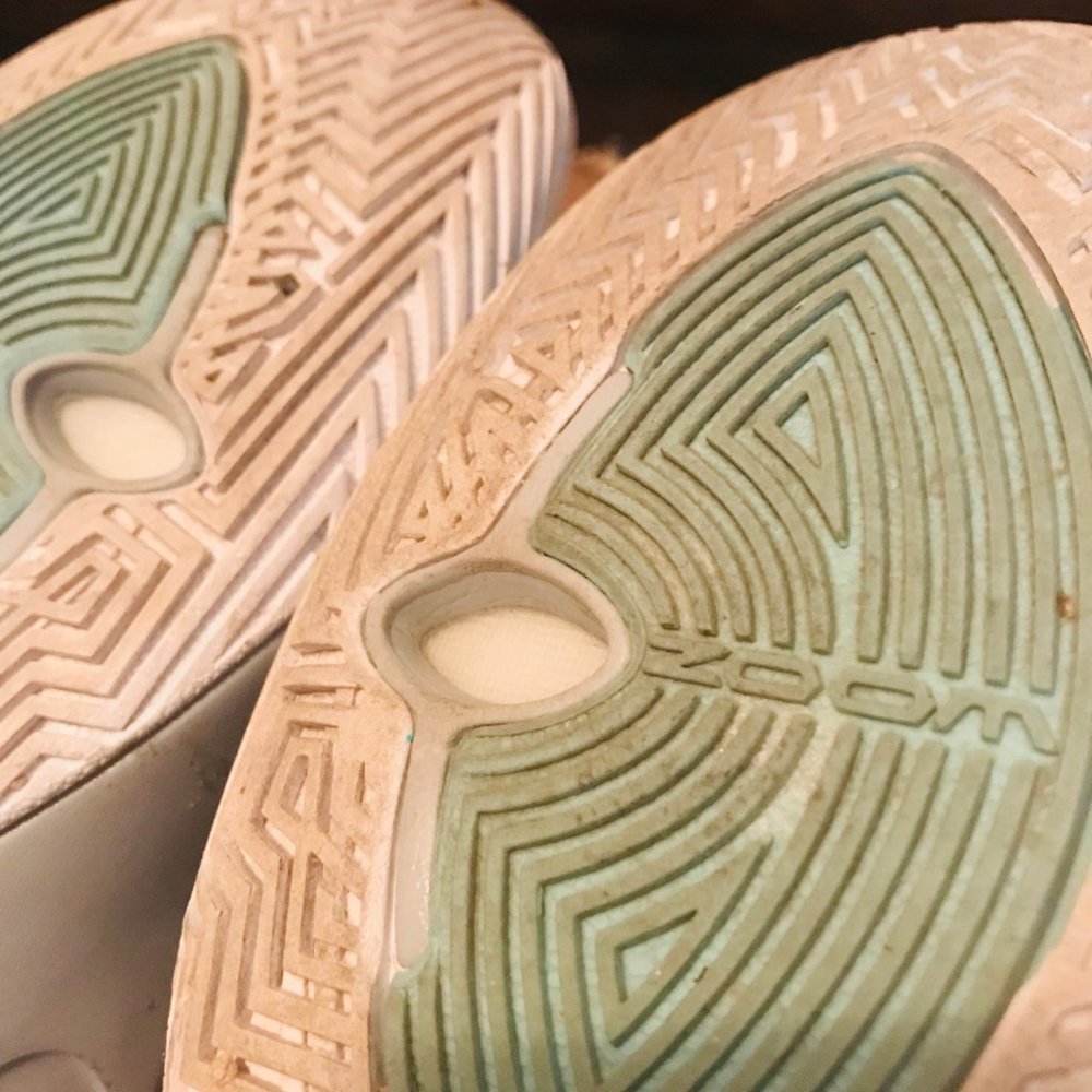 Nike Kyrie Flytrap 2 W/ Custom Laces - image 6